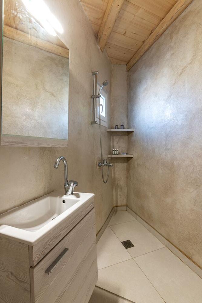 O Lofos Luxury Boutique Suites Άγιος Στέφανος Εξωτερικό φωτογραφία